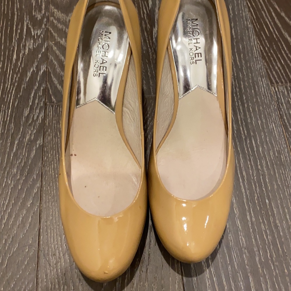 Size 8 Michael kors nude